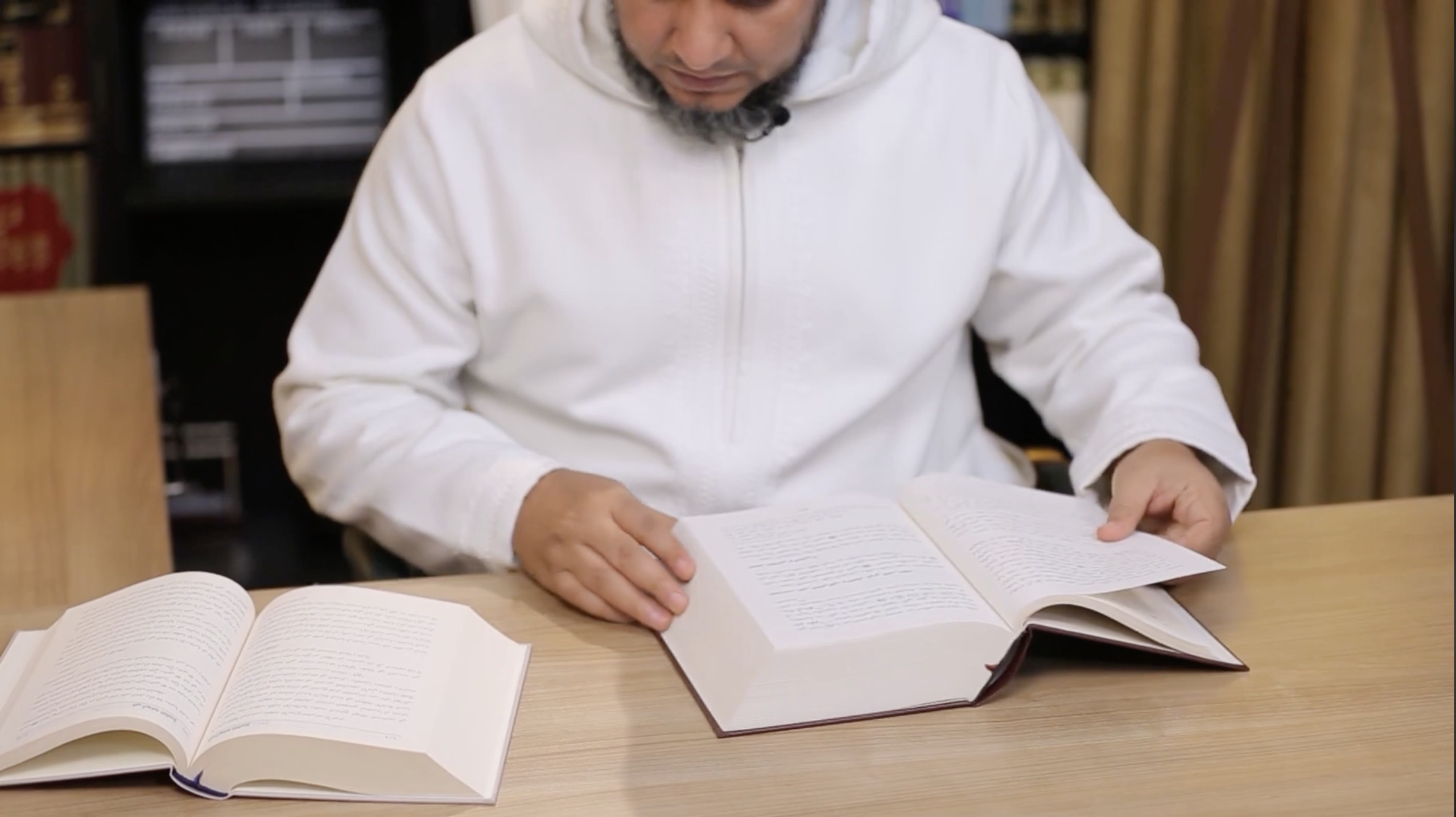 Dr. Mohamed Elhamy beim Lesen